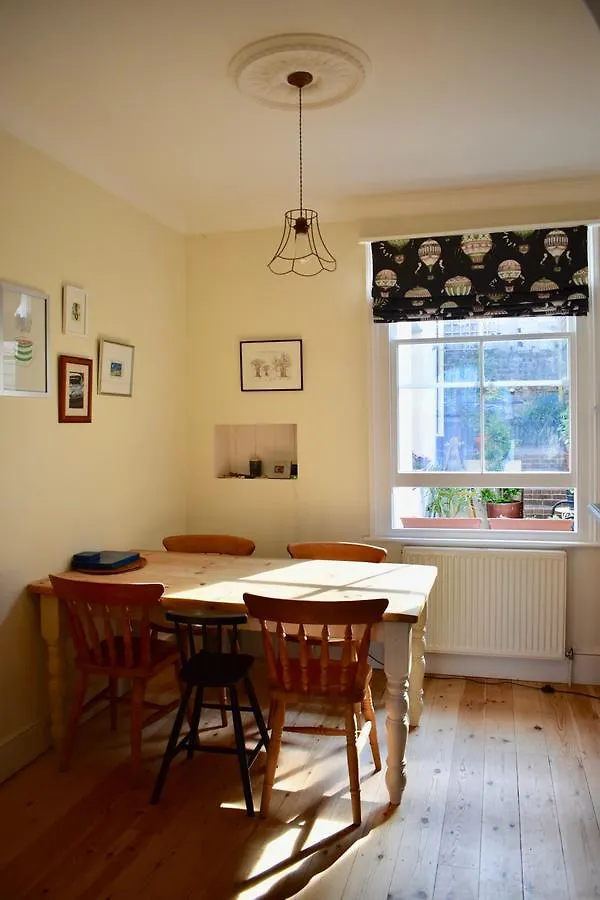 아파트 Bright 2 Bedroom House In Central 브라이턴