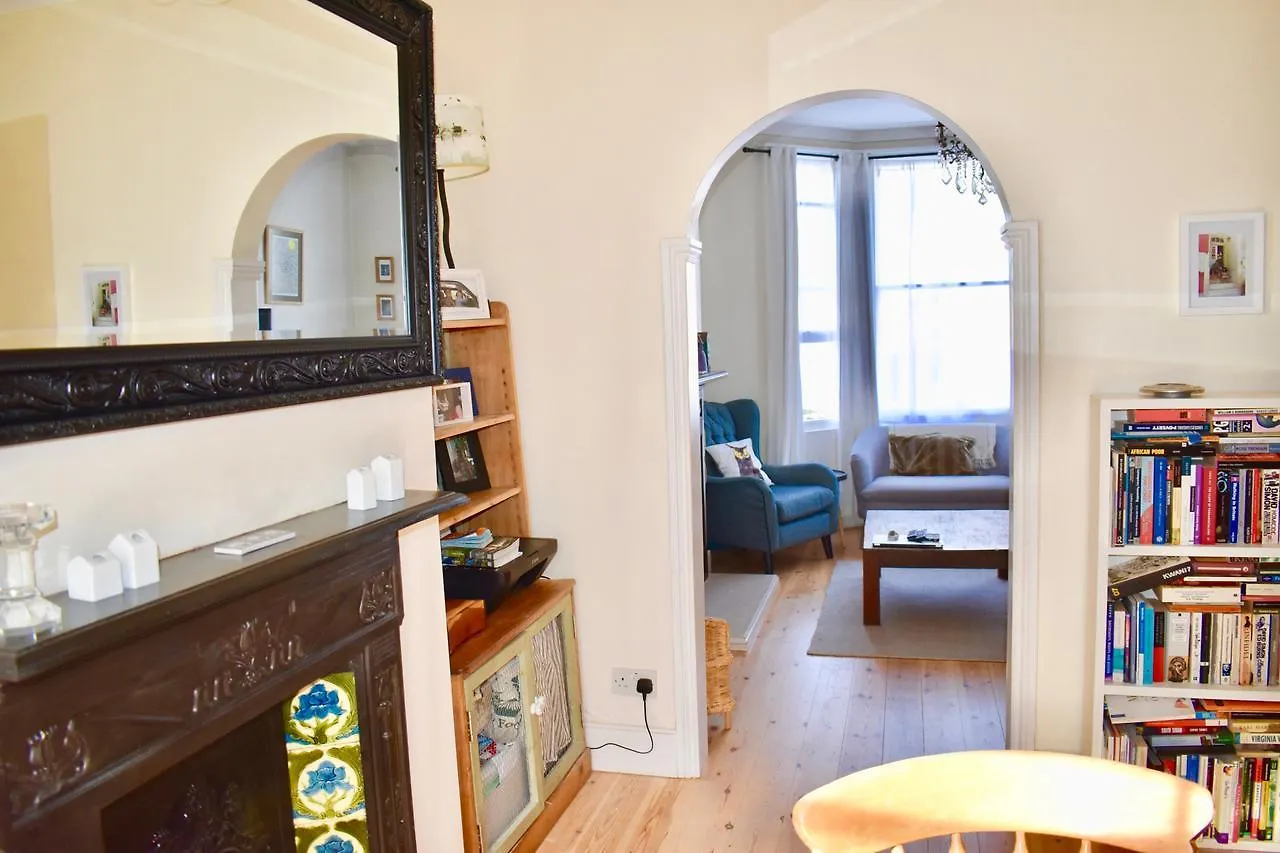 Bright 2 Bedroom House In Central 브라이턴 아파트