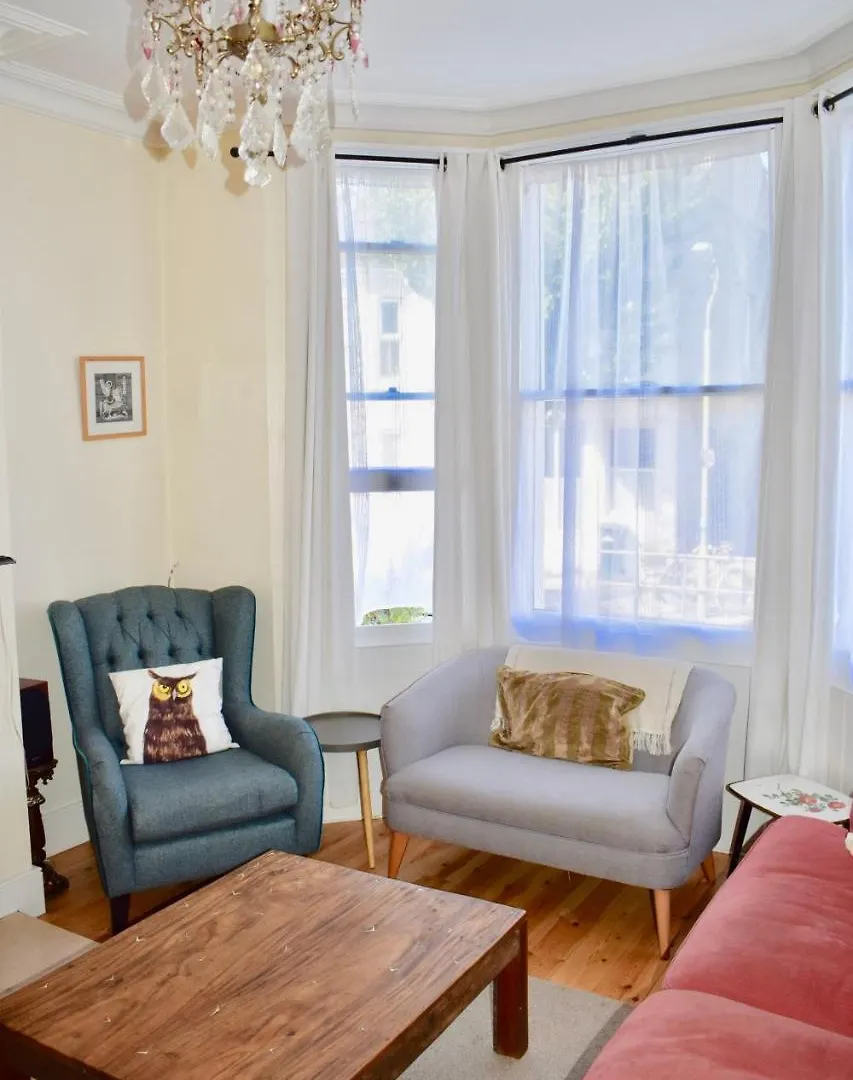 Bright 2 Bedroom House In Central 브라이턴 아파트
